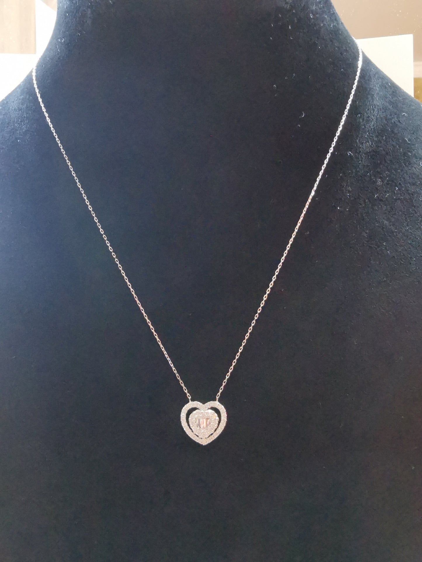 18K White Gold Diamond Heart Pendant Necklace