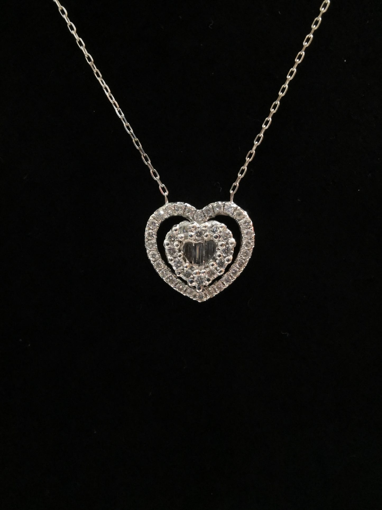 18K White Gold Diamond Heart Pendant Necklace